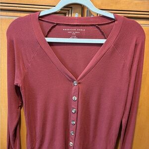 American Eagle Soft & Sexy Burgundy Button-Up Shirt. Size: S